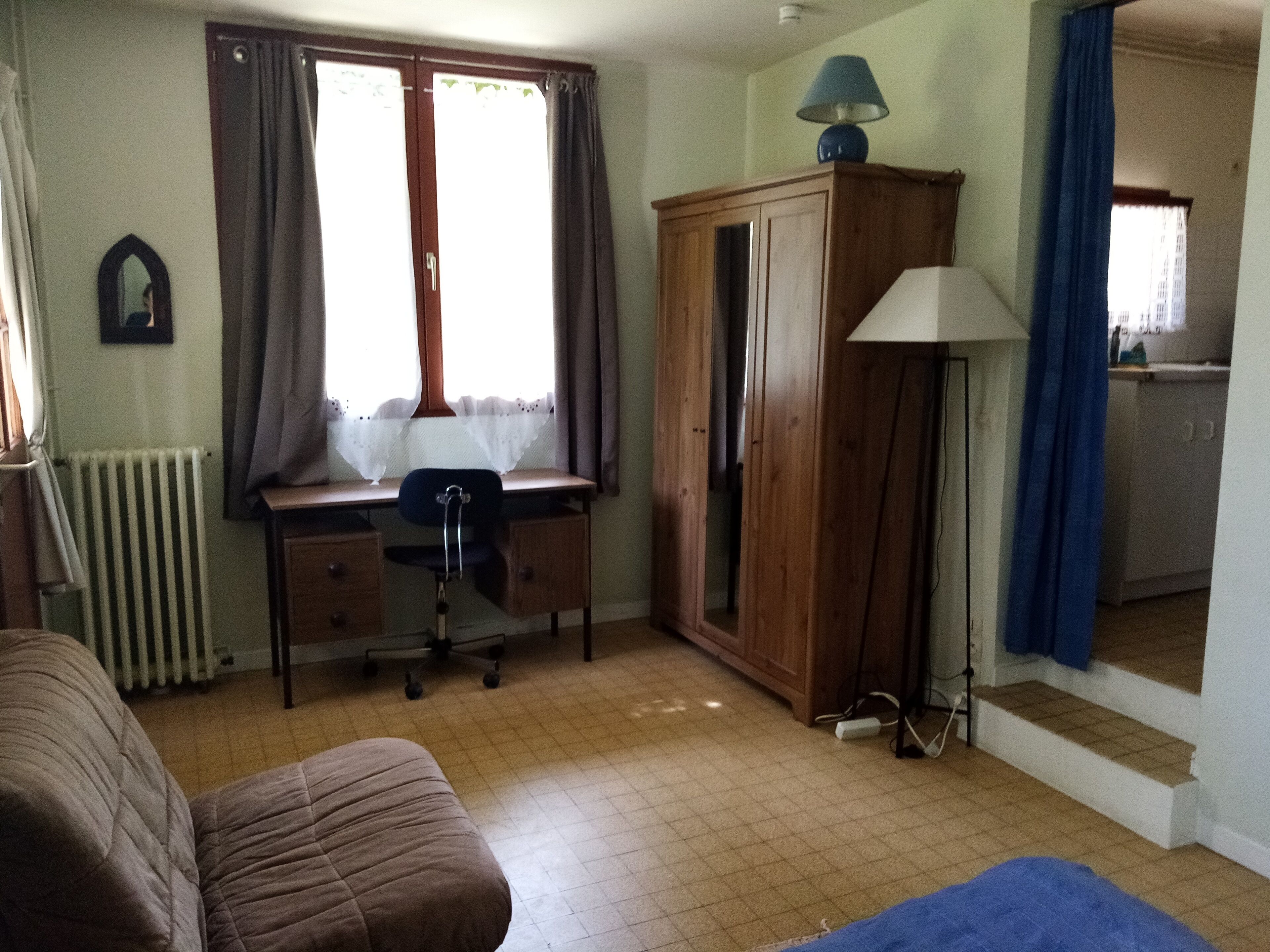 Studio furnished in the forest of Fontainebleau, 2/4 people, Paris, Disneyland.