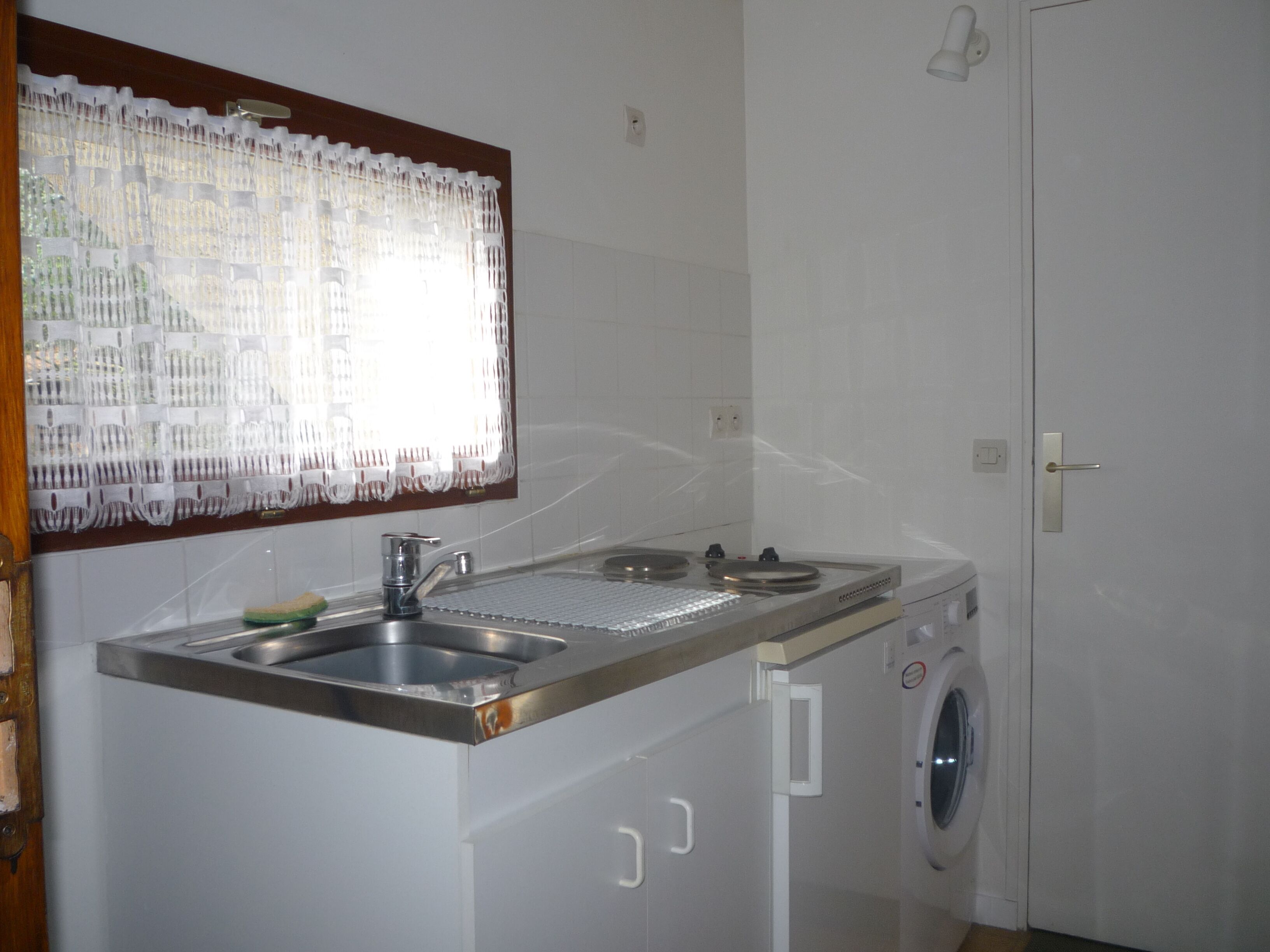 Studio furnished in the forest of Fontainebleau, 2/4 people, Paris, Disneyland.