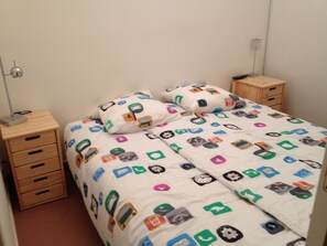 2 chambres, fer et planche à repasser, draps fournis