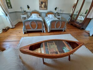 2 bedrooms, desk, iron/ironing board, travel crib