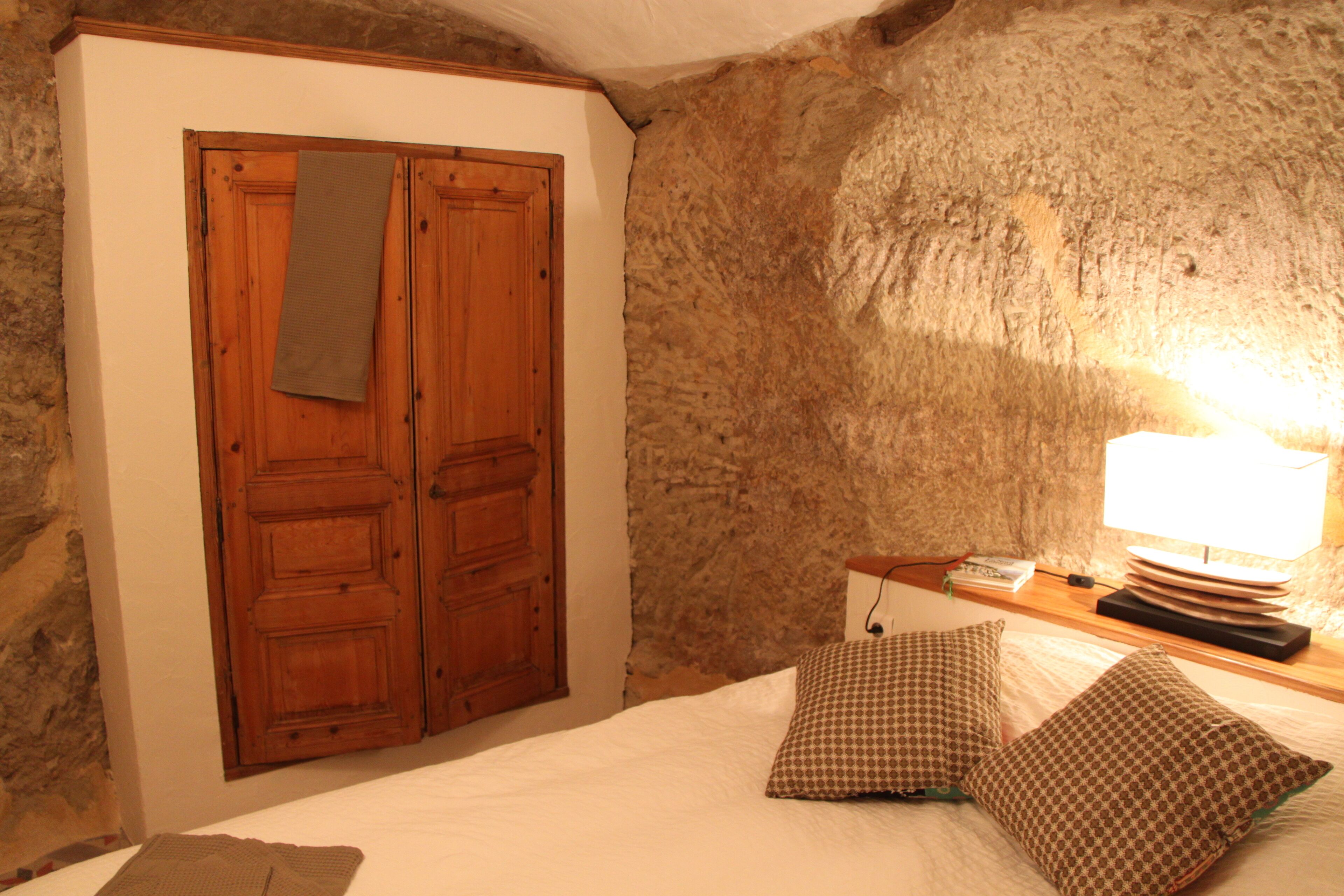 2 slaapkamers, een strijkplank/strijkijzer, gratis wifi, beddengoed