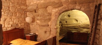 Beautiful and authentic village house with view in a magnificent site