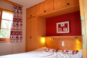 2 bedrooms, desk, iron/ironing board, WiFi - Charming apartment facing south, overlooking the Cervin. Val d'Anniviers (Saint-Luc)