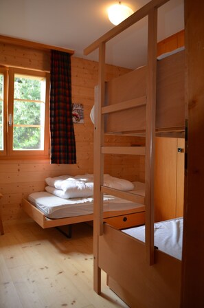 2 bedrooms, desk, iron/ironing board, WiFi - Charming apartment facing south, overlooking the Cervin. Val d'Anniviers (Saint-Luc)