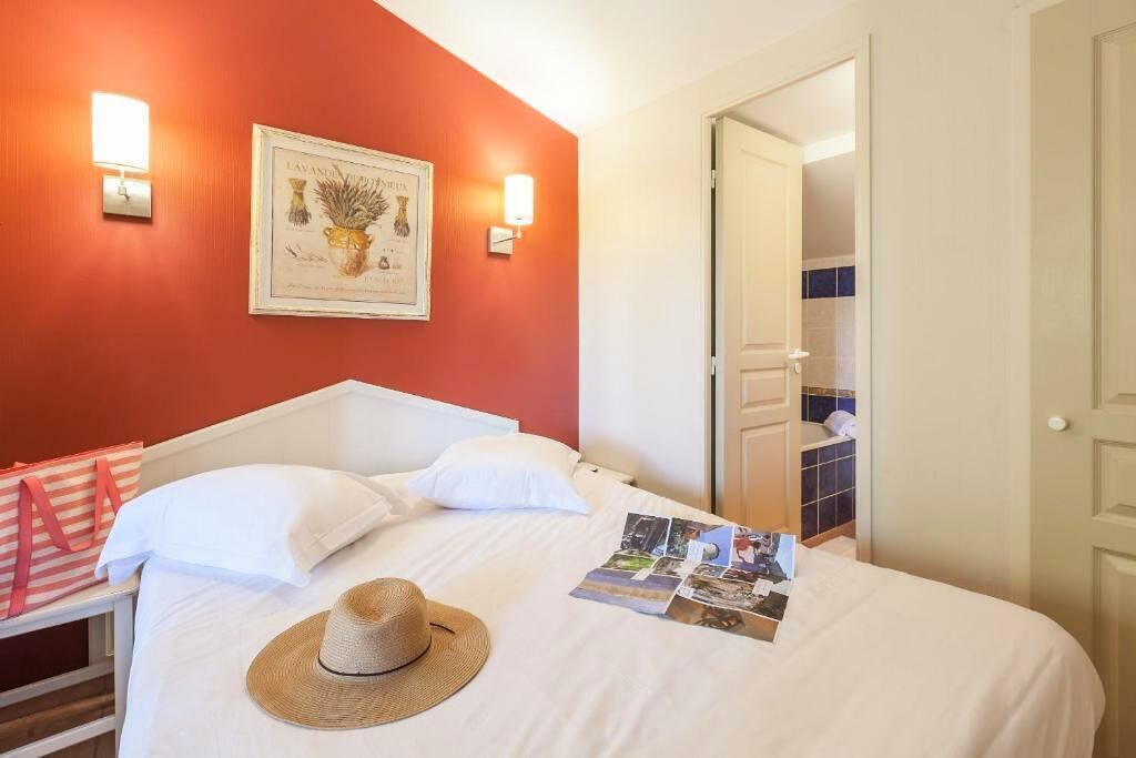 Résidence Pierre & Vacances Le Hameau de la Pinède*** - House for 8 people - 2 bedrooms + 1 sleeping area -Triplex - Terrace - Air conditioning