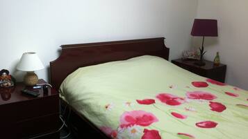 2 bedrooms, desk, iron/ironing board, WiFi (free)