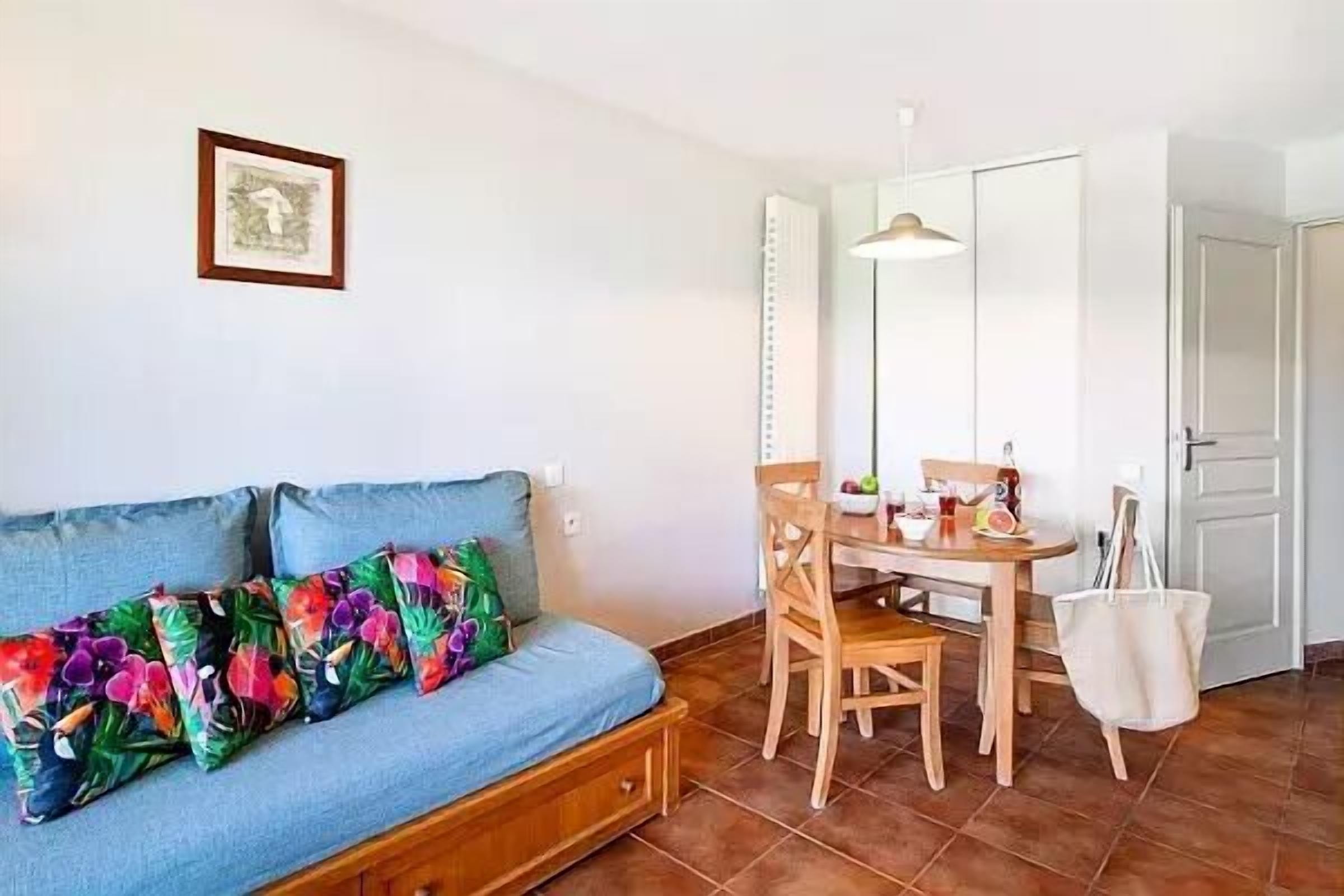 Résidence Pierre & Vacances Les Rives de la Seugne*** - Studio for 5 people - 1 sleeping area - Terrace or balcony