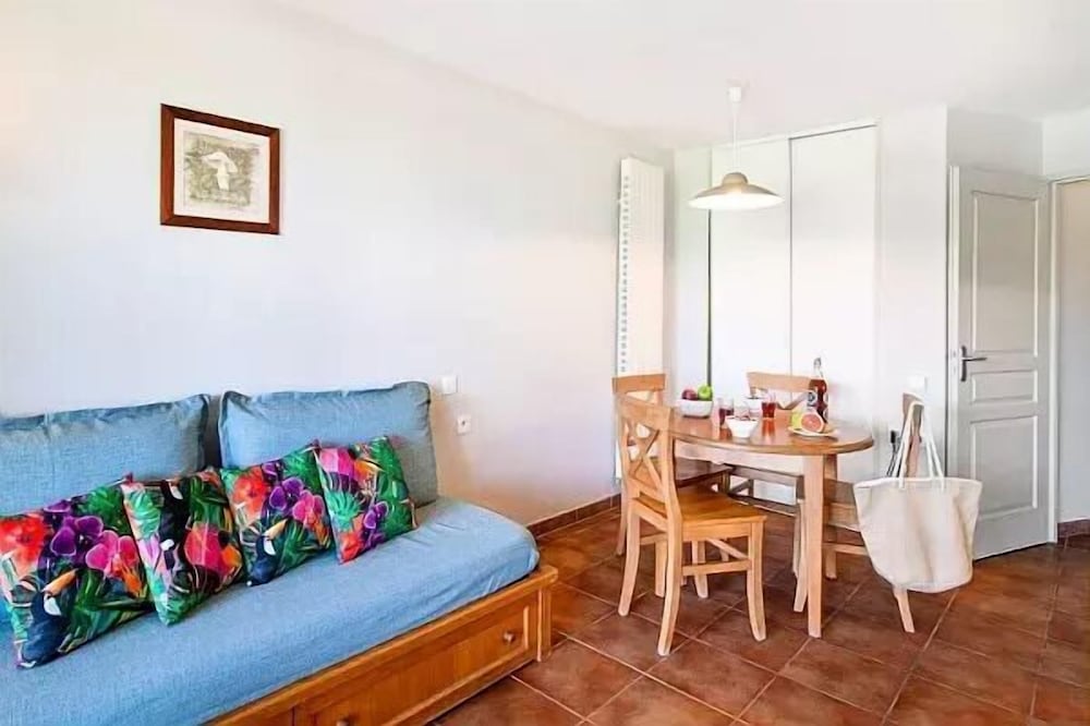 Résidence Pierre & Vacances Les Rives de la Seugne*** - Studio for 5 people - 1 sleeping area - Terrace or balcony
