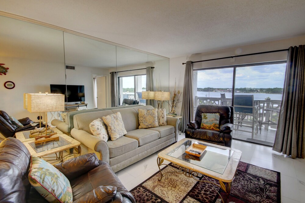 El Matador 562 - Sixth floor unit