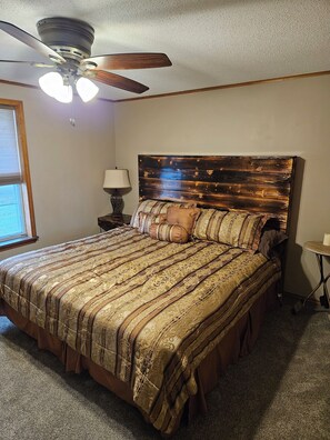 2 bedrooms, iron/ironing board, free WiFi, bed sheets