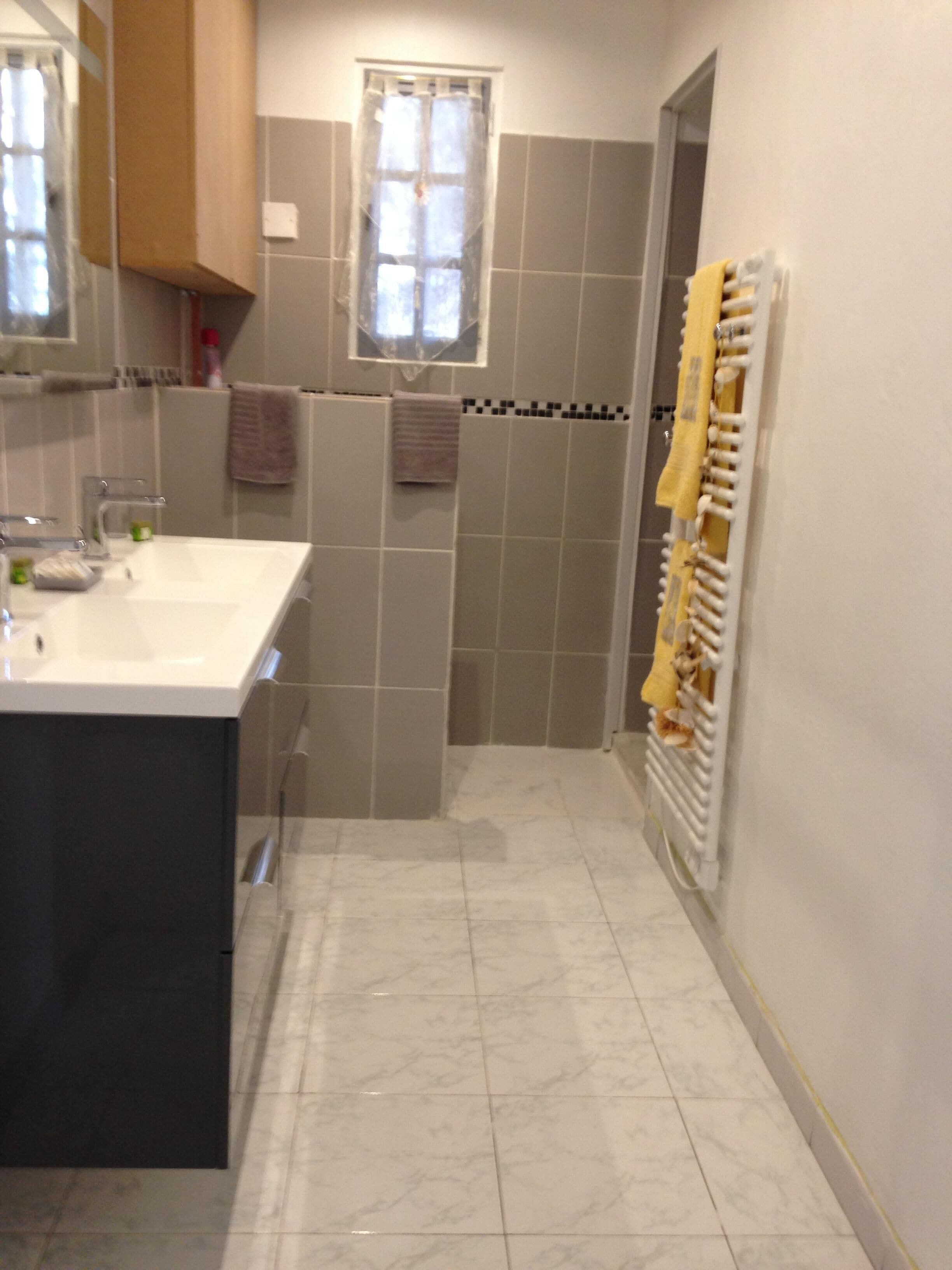 At the foot of Sainte Victoire site a few kilometers from Aix en Provence property 1. 5Ha