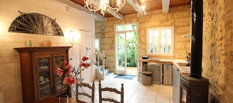 CHARMED gerenoveerd huis + terras aan couze saint front middeleeuws dorp
