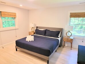 4 bedrooms, iron/ironing board, free WiFi, bed sheets