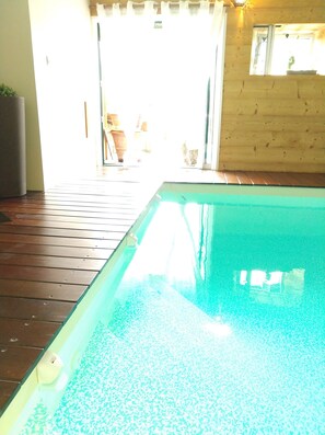 Piscina interna, piscina aquecida