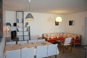 Interior - House Bungalow 8p. any comfort near center and beaches, closed garden. St Denis (Saint-Denis-D'oléron)