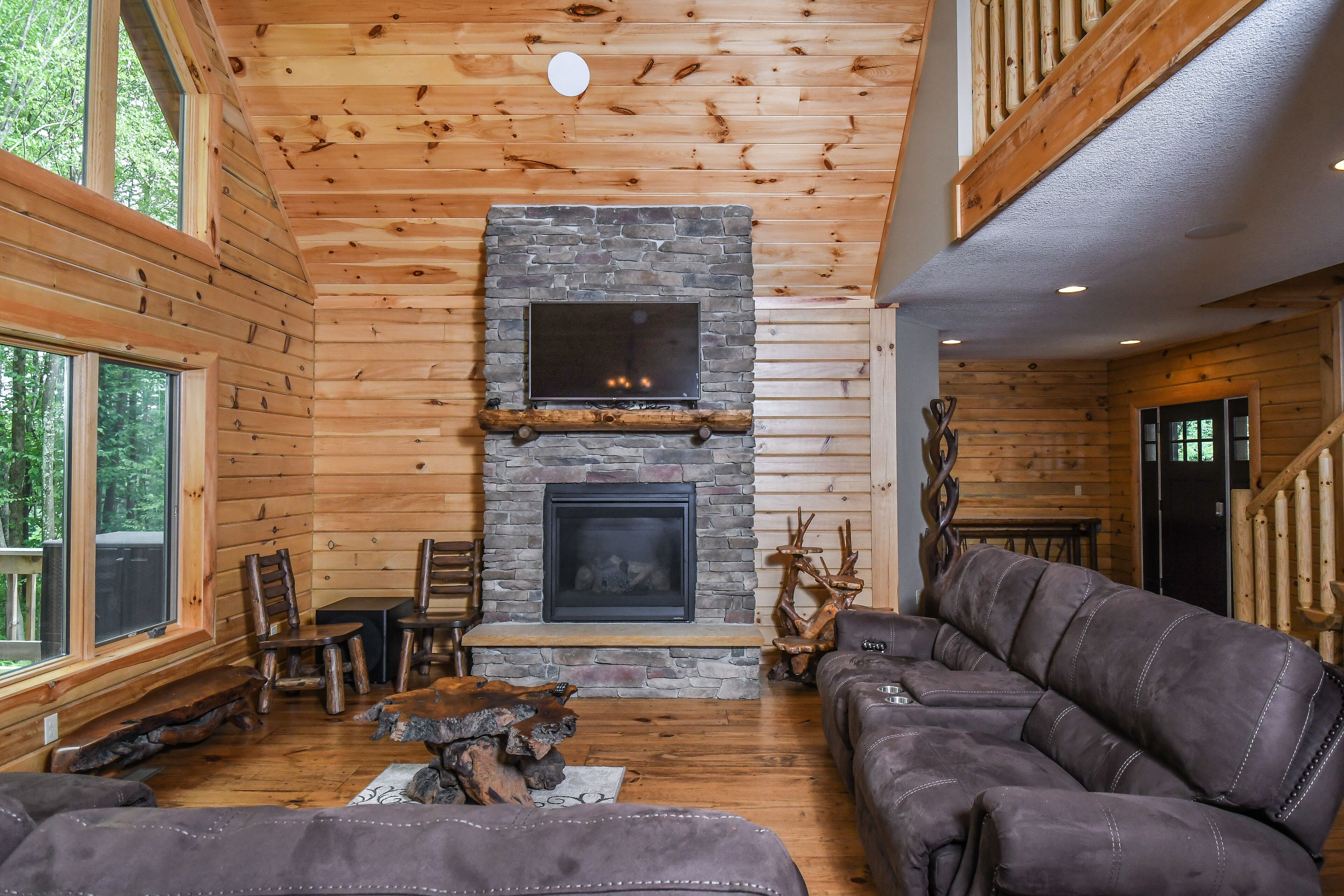 Maple Manor | Near Skiing, Golf!