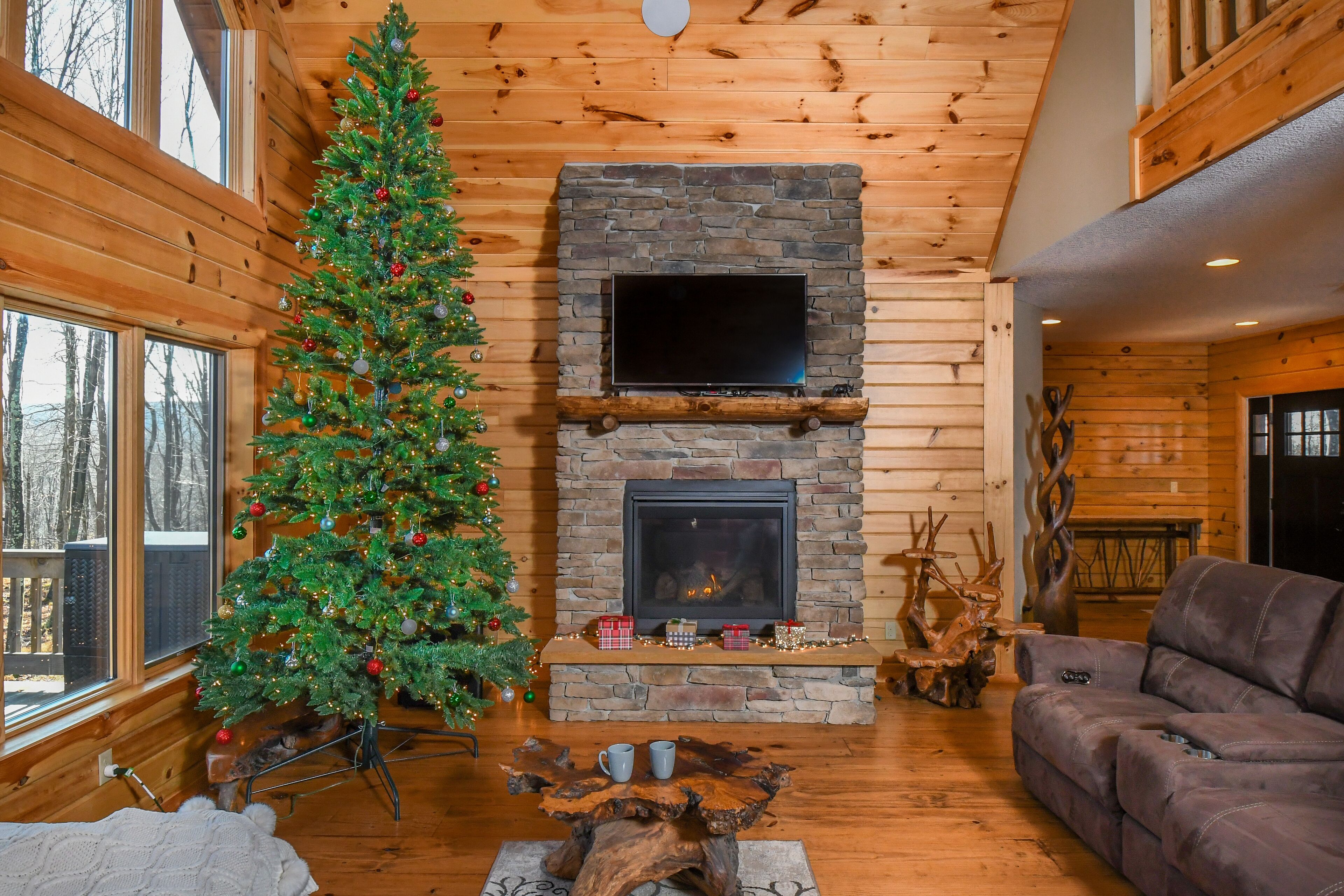 Maple Manor | Near Skiing, Golf!