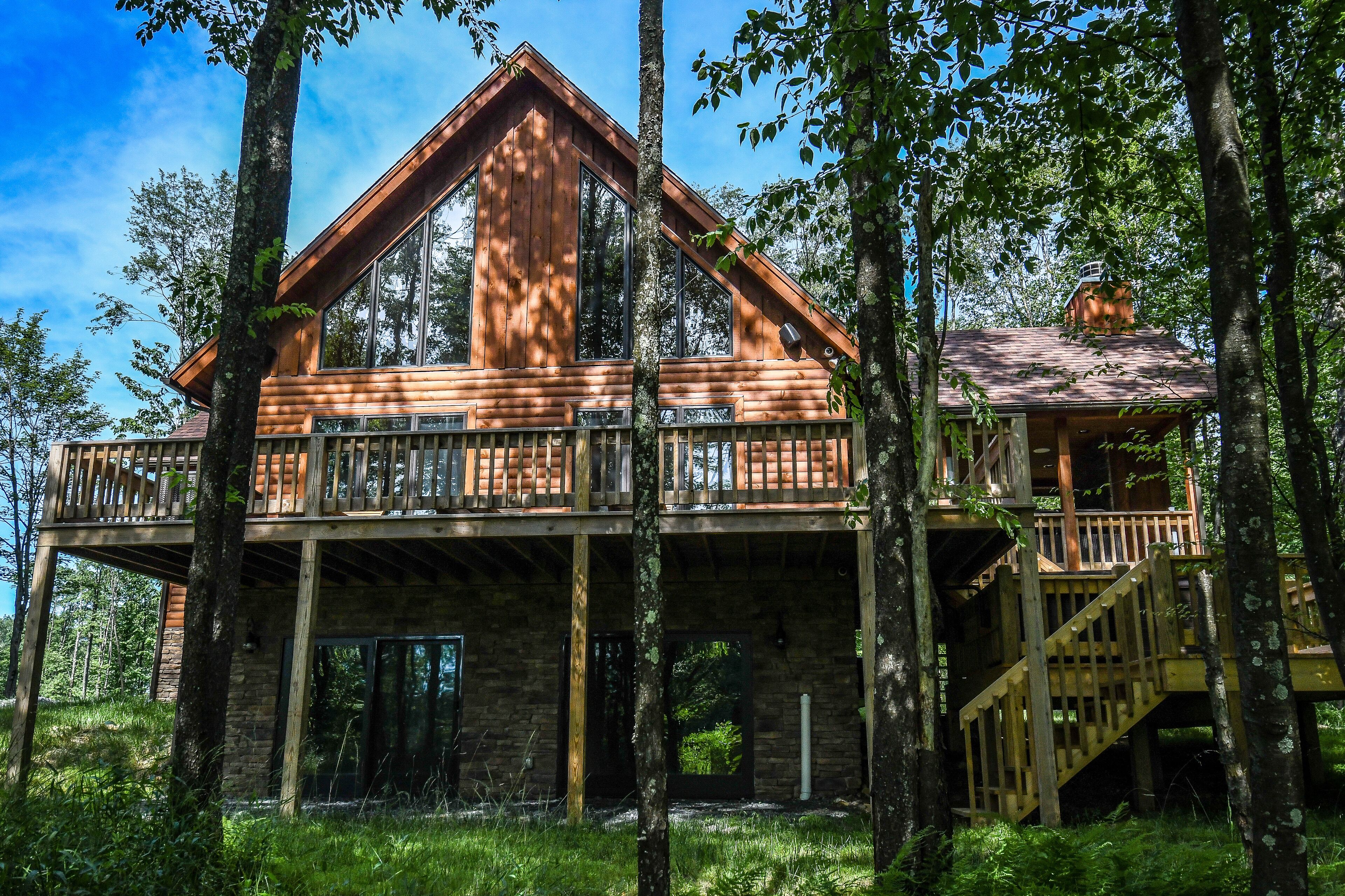 Maple Manor | Near Skiing, Golf!