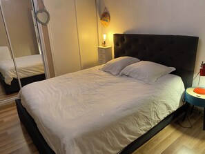 2 bedrooms, iron/ironing board, travel crib, free WiFi