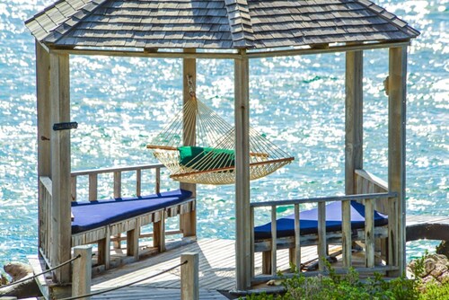 "Lockrum Point" Oceanfront Villa 3 Bed / 3 kylpy / uima-allas. Rentoutua. Vetäytyä.