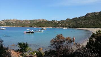 Beach nearby, sun loungers