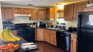 Réfrig érateur, micro-ondes, four, plaque de cuisson