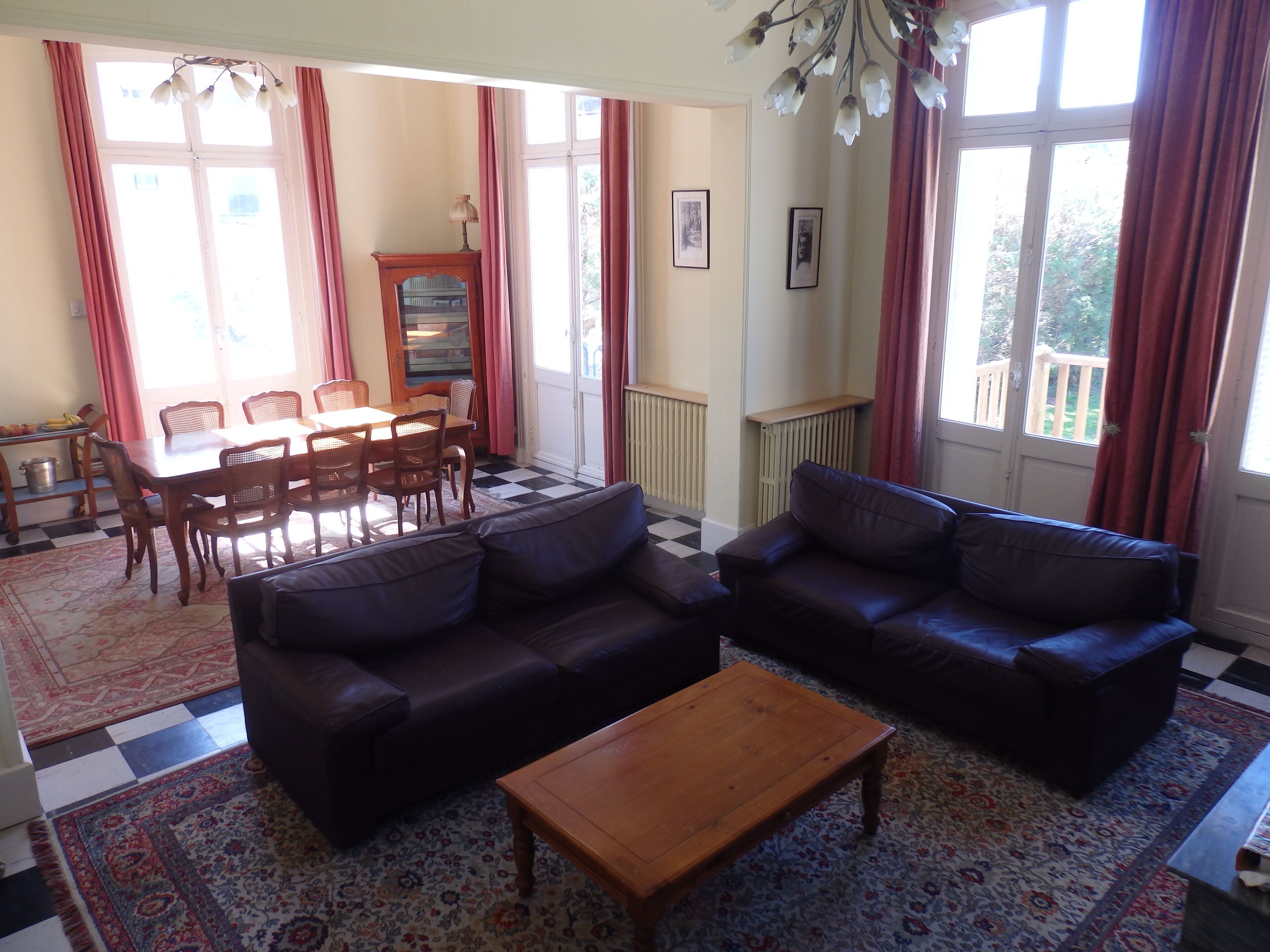 Deauville-Trouville center and station: Villa La Cressonnière and its vast garden