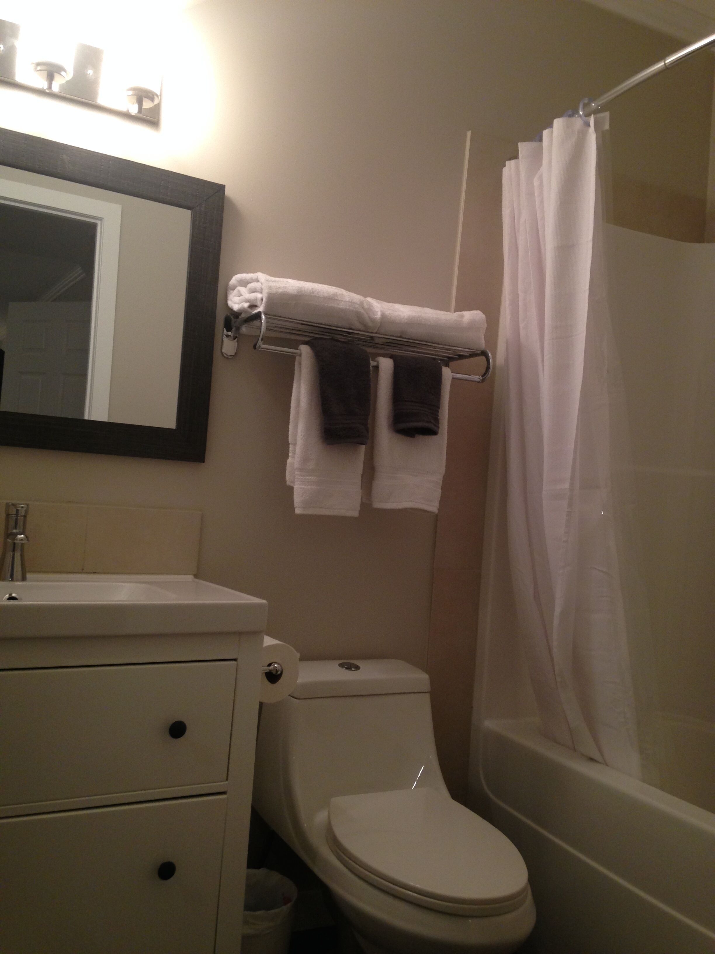 Guest Suite For Spruce Meadows and Calgary Vacationers!