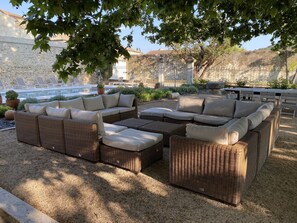 Property grounds - Renovated, spacious Les toiles à Elise mansion with swimming pool (Saint-Geniès-De-Comolas)