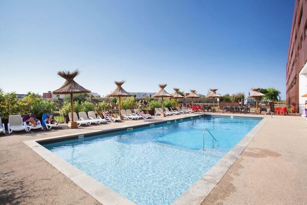 Piscina externa, piscina aquecida