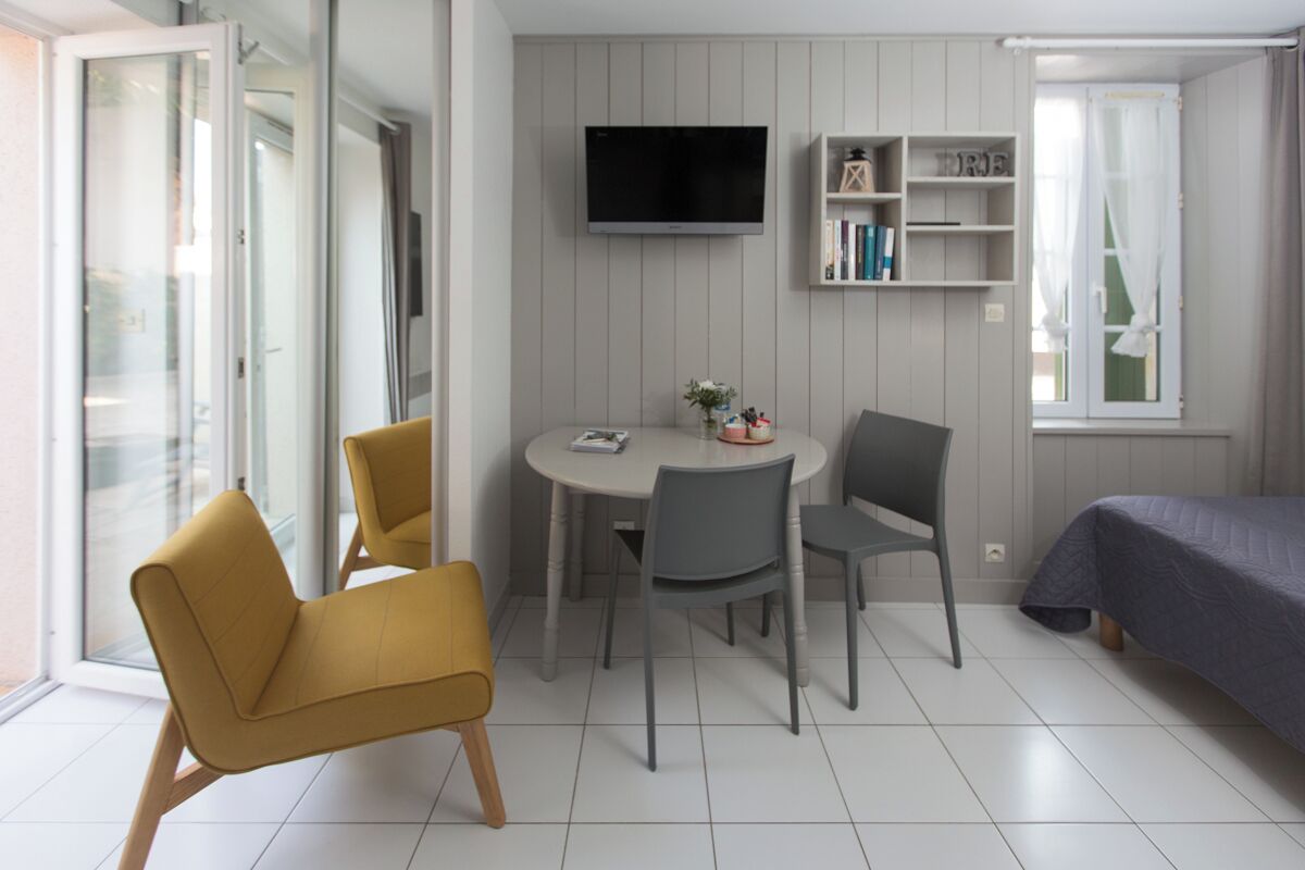 熨斗/熨衫板、Wi-Fi、床單