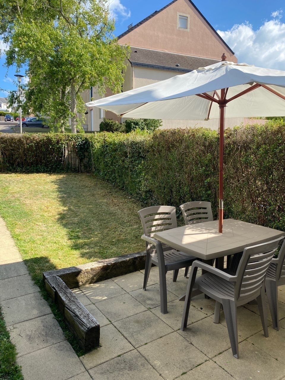 屋外ダイニングエリア