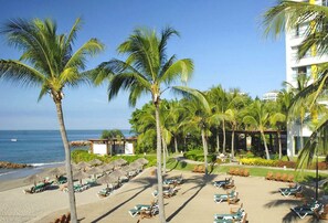 On the beach - Mayan Palace 2BR, 2 BA, Beachfront Resort in Puerto Vallarta (Puerto Vallarta)
