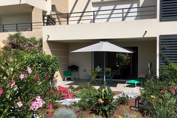 Le jardin et la terrasse, côté mer