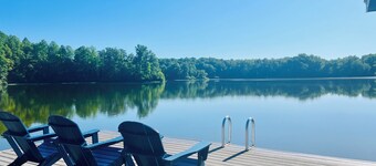 Sunrise at Lake Anna: Lakefront, Boathouse, Pickleball, Golf, Hot Tub, Arcade