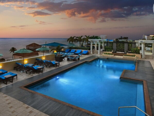 Outdoor pool, a heated pool