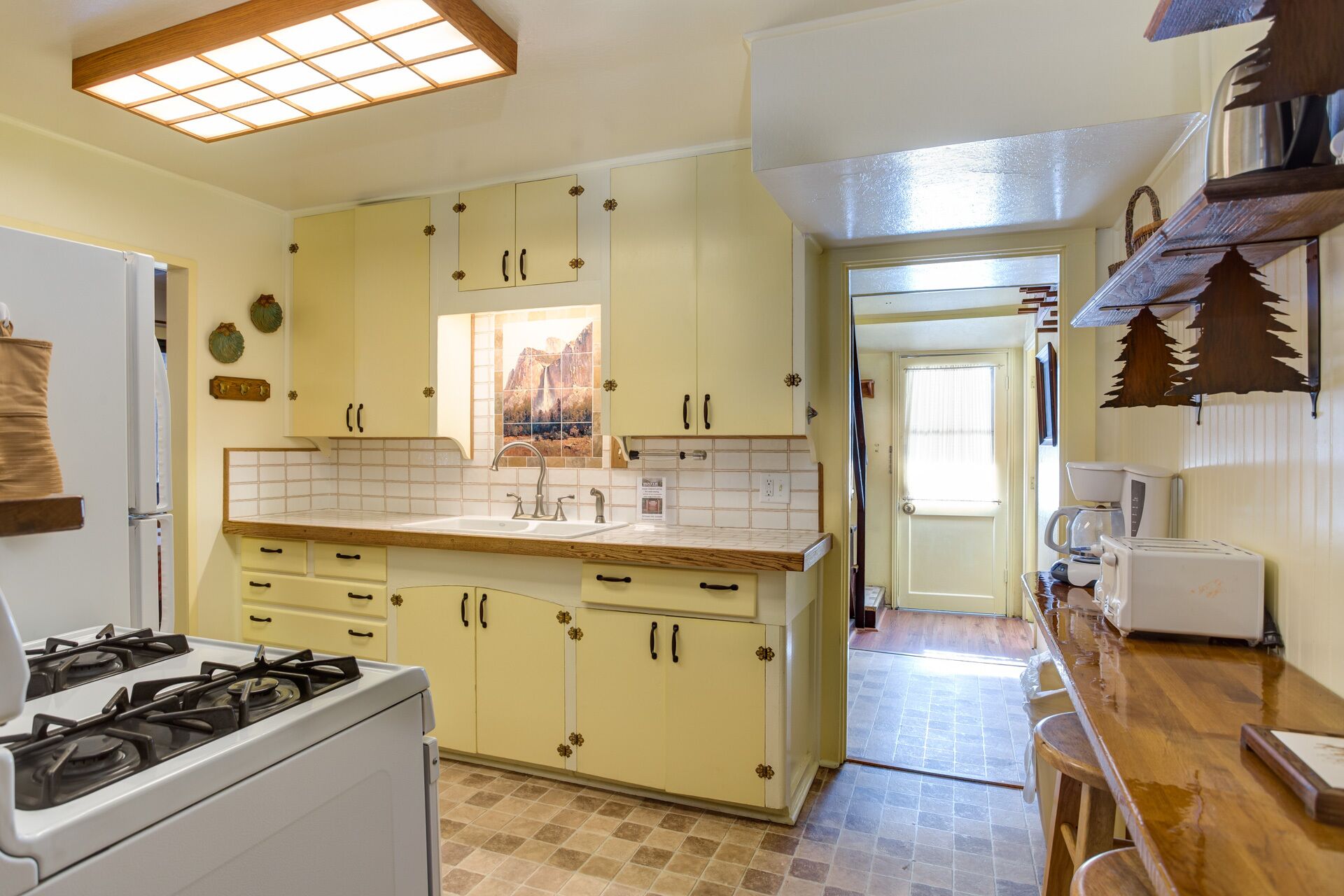 (80) Chatterton's Chalet at The Redwoods In Yosemite