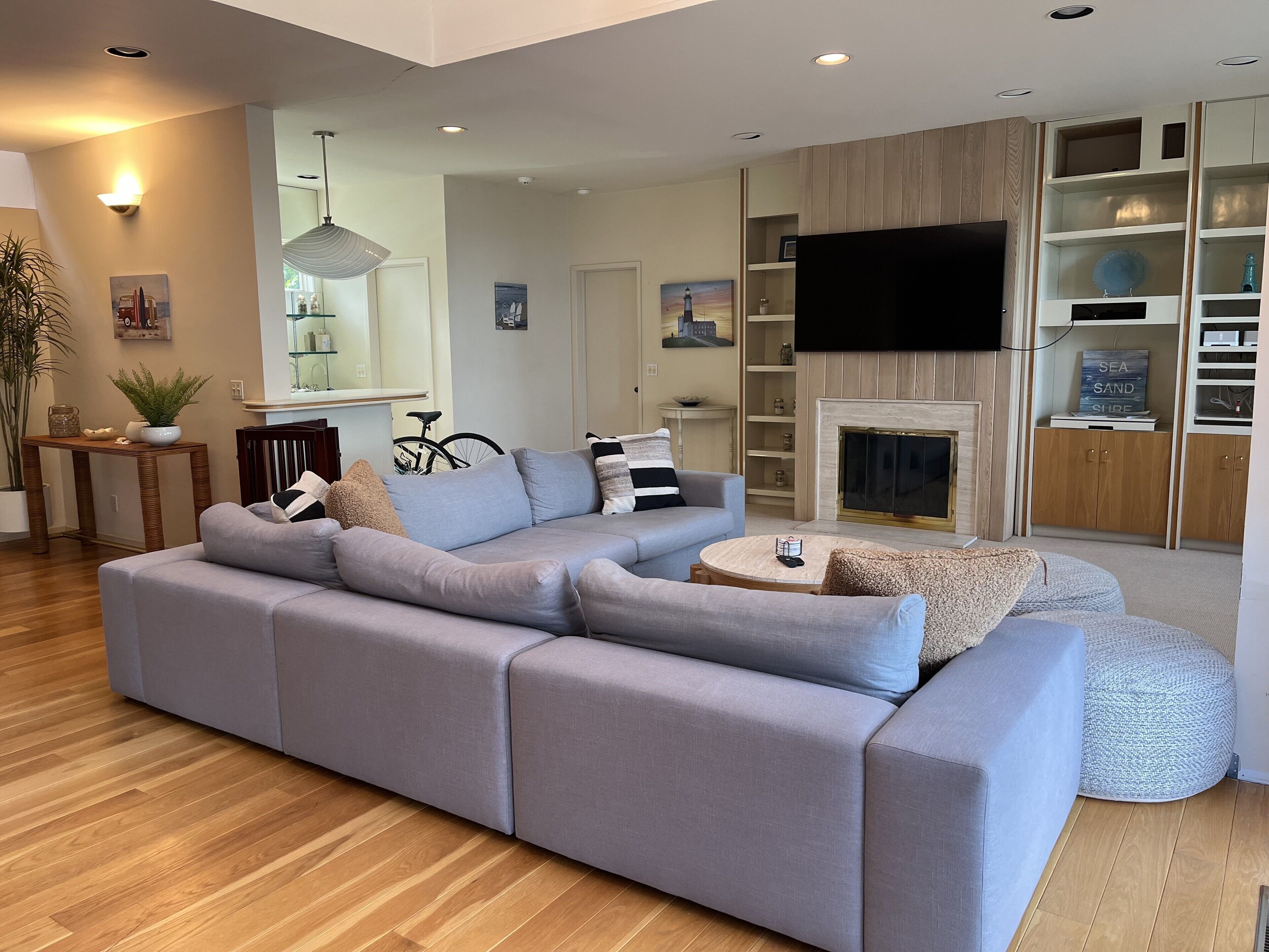 Amazing Sunsets & Sweeping Water Views- Huge Pool-Spacious 