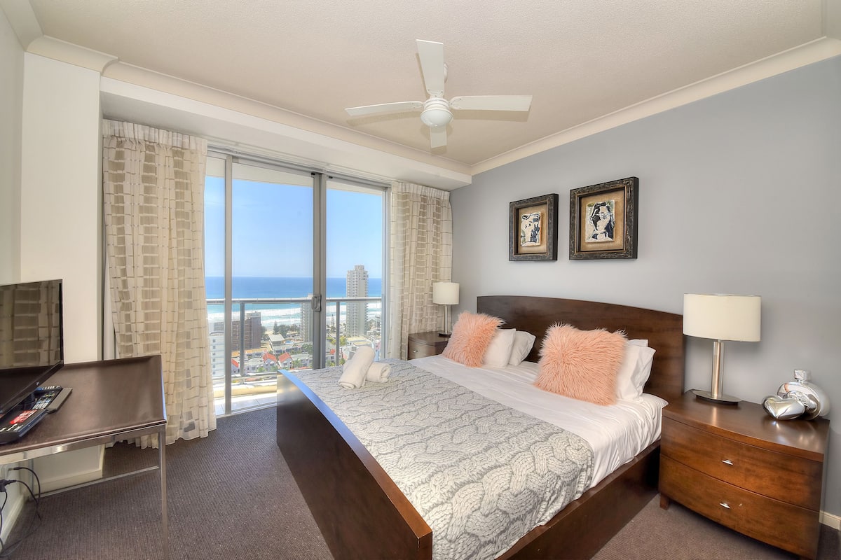 Deluxe Apartment, 2 Bedrooms, Accessible, Ocean View | 2 bedrooms, premium bedding, individually decorated