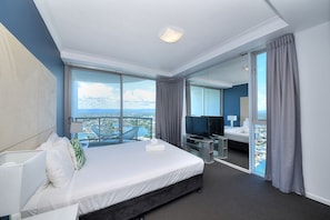 Deluxe Apartment, 3 Bedrooms, Accessible, Ocean View | 2 bedrooms, premium bedding, individually decorated - Deluxe Chevron Renaissance (Surfers Paradise)