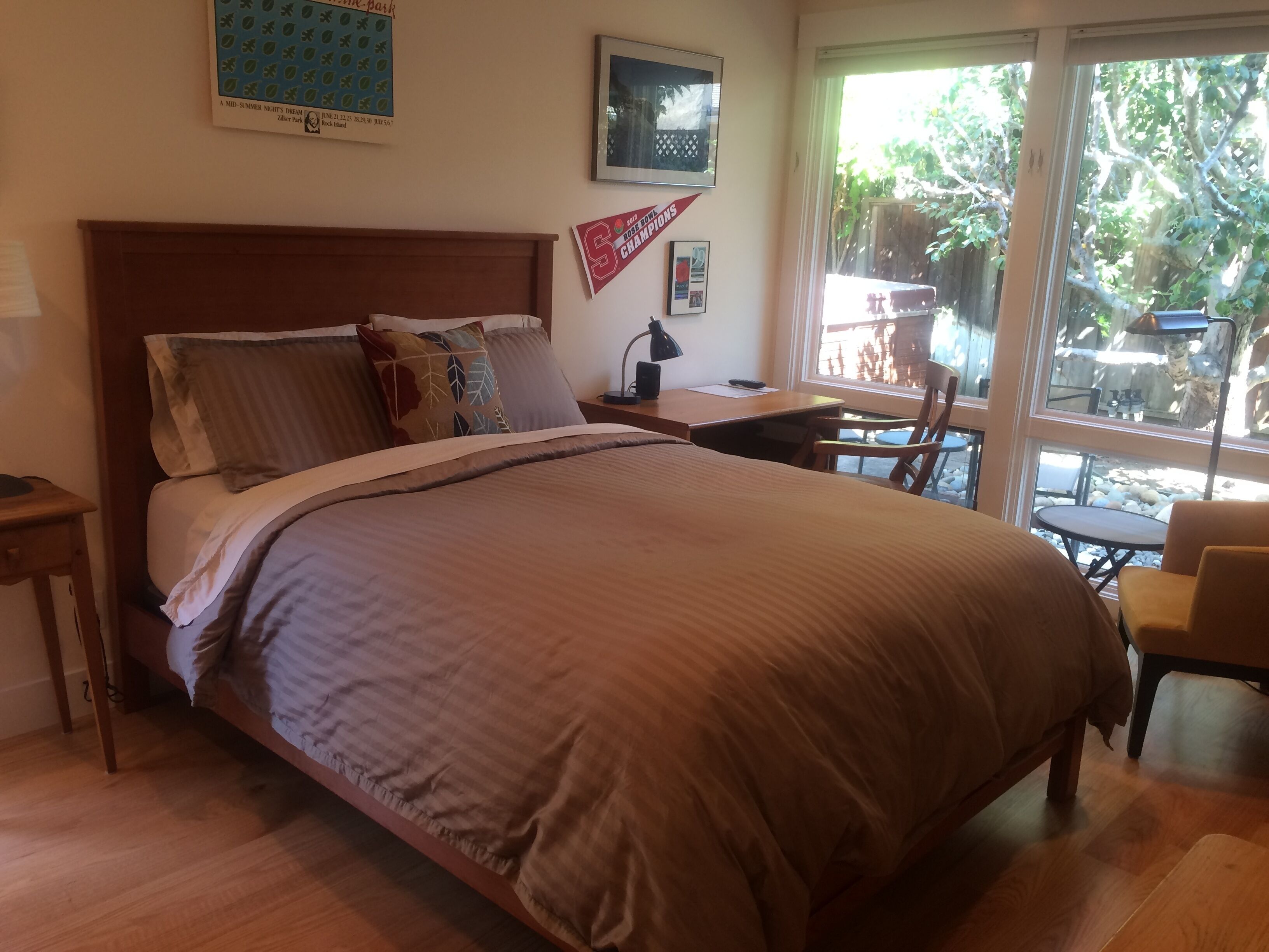 Privately Keyed Suite; New Bed; Walkable, Quiet Neighborhood