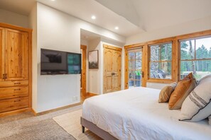 5 bedrooms, internet, bed sheets - Game Room, Private Hot Tub & Suncadia Pool Access (Cle Elum)