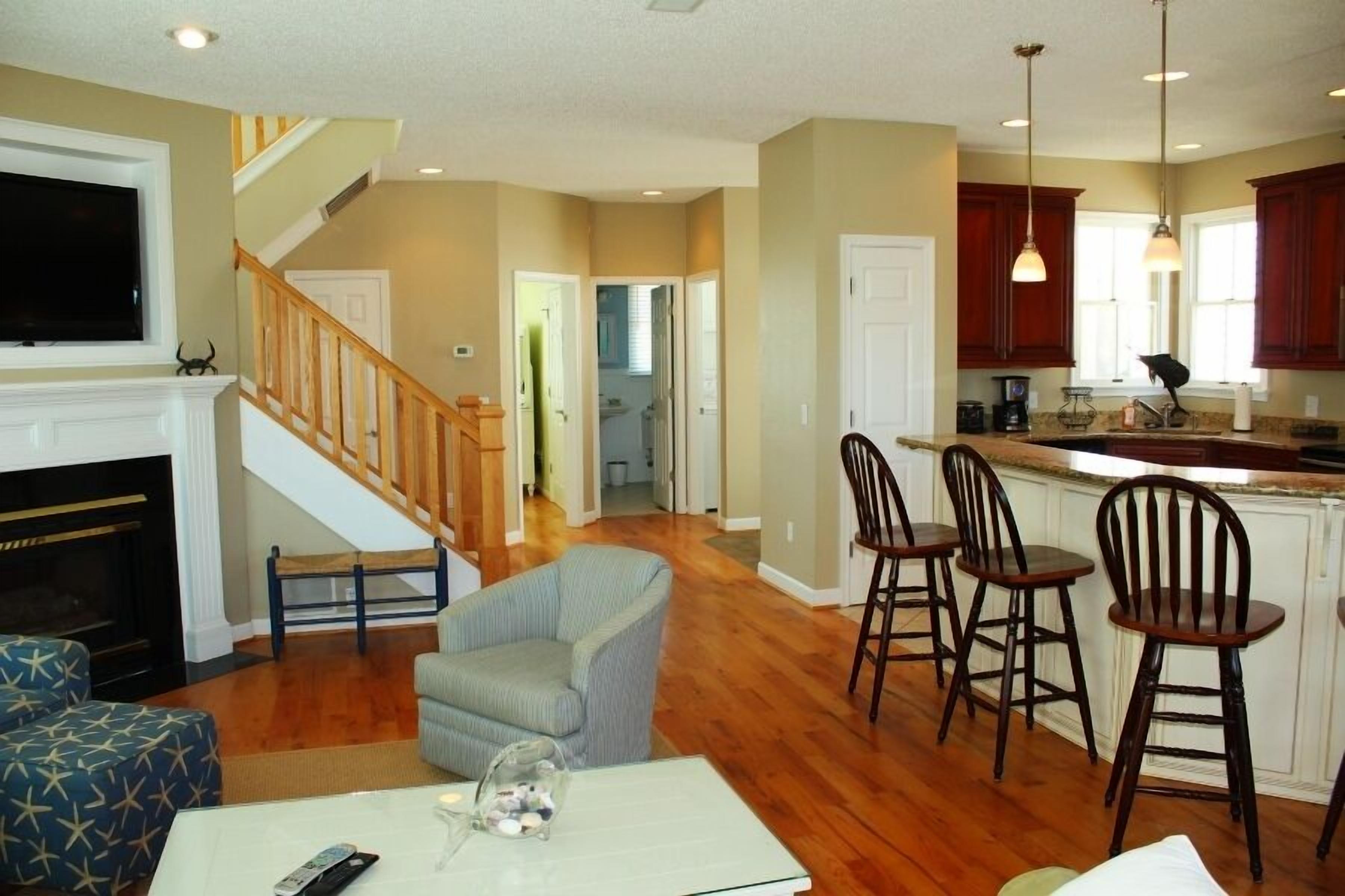 Rudder Village 6 - Canal-Front Escape in Pirate's Cove