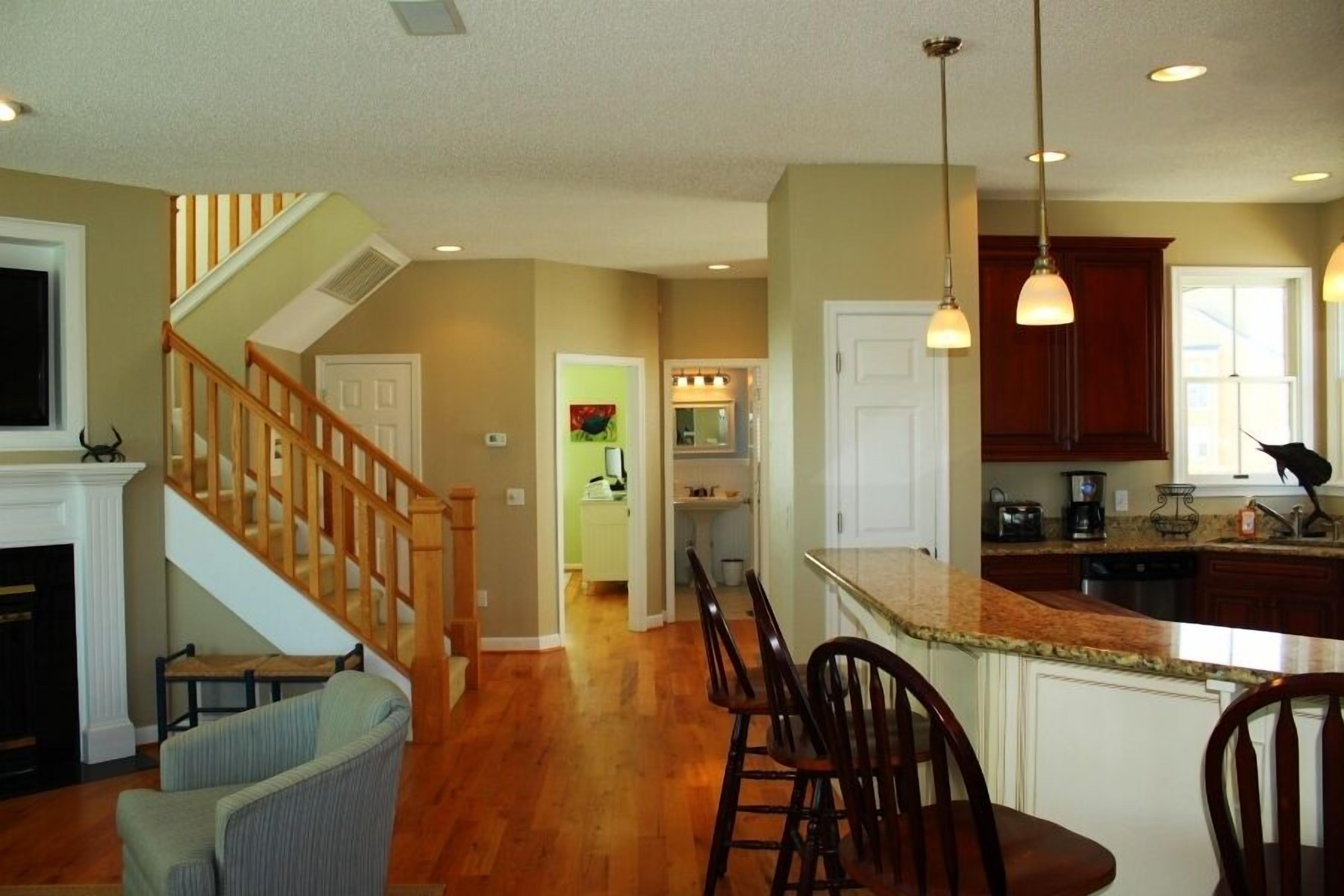 Rudder Village 6 - Canal-Front Escape in Pirate's Cove