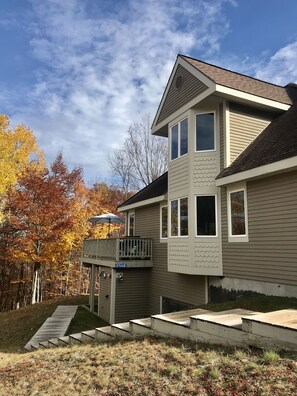 Exterior - Sunday River Ski In Ski Out Locke Mountain condo with Pool Jacuzzi (Newry)
