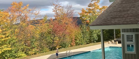 Piscina all'aperto, una piscina riscaldata