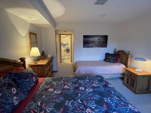 1 Schlafzimmer, Reisekinderbett, kostenloses WLAN, Bettwäsche