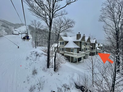 Sunday River Ski In Ski Out Locke Mountain condo with Pool Jacuzzi