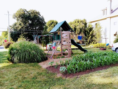 Relax close to all the Amish Country attractions. Affordable, Family-Friendly.