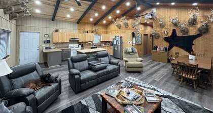 The Country Lodge-Southern Illinois Getaway